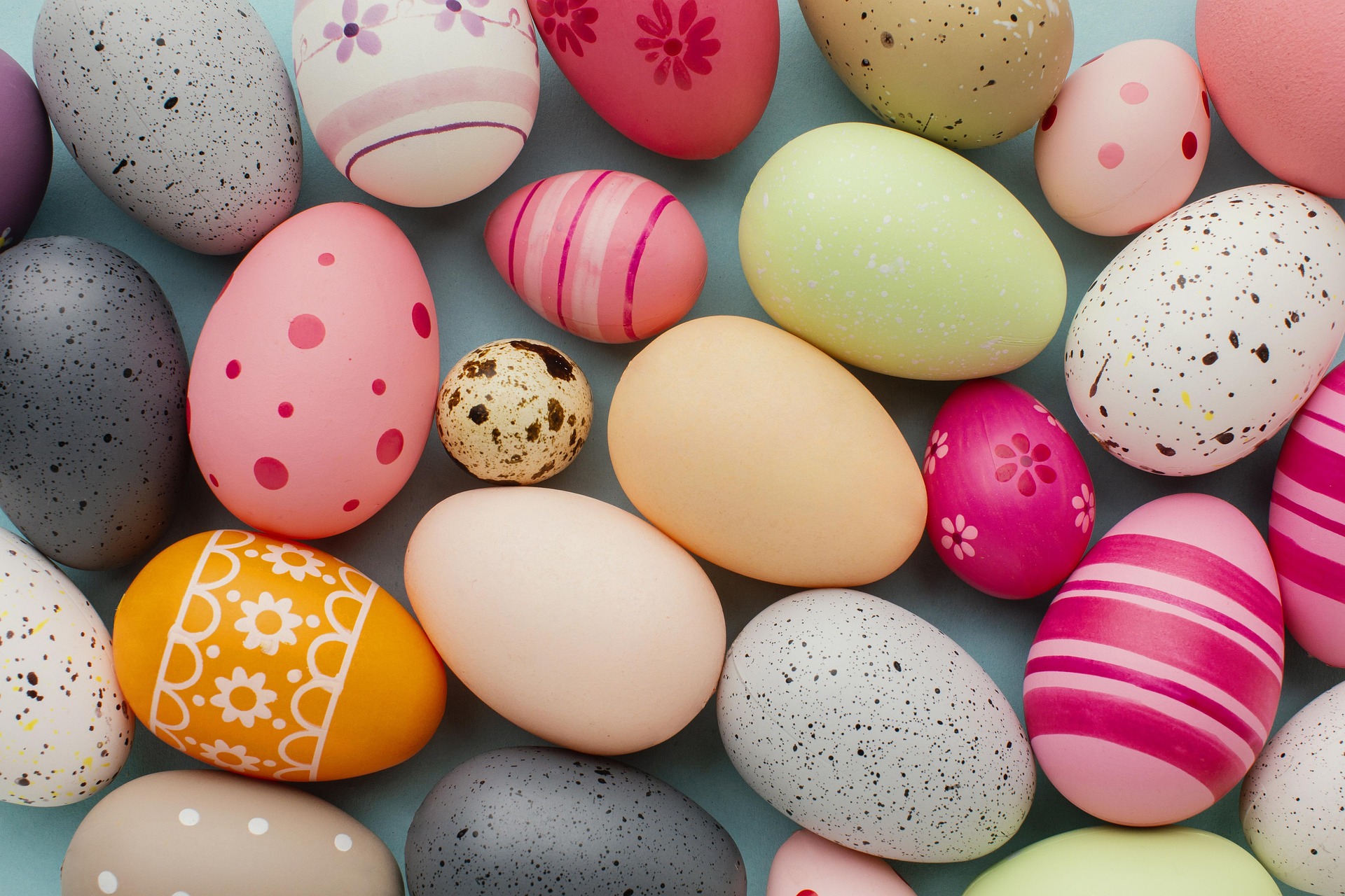 Painted Easter eggs Easter breaks and experiences with Harrogate Lifestyle Apartments #Harrogatelifestyleblog