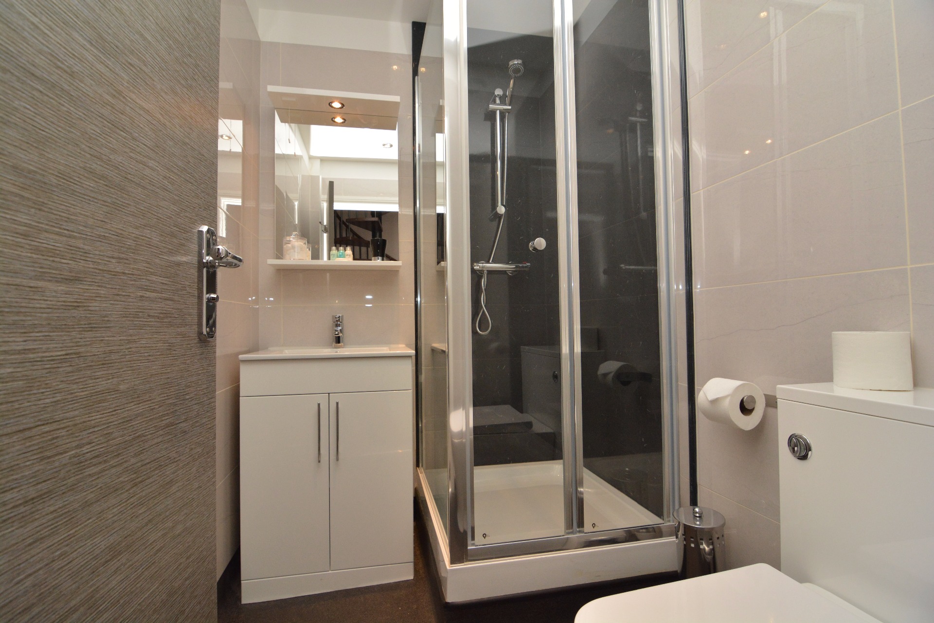 bathroom harrogate lifestyle apartments to rent in Harrogate