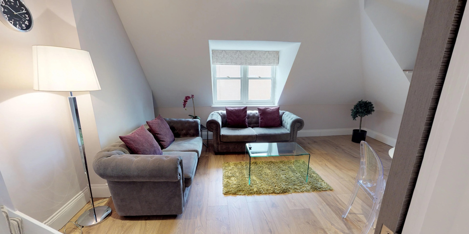 Harrogate Lifestyle offers stylish executive two bedroom two bathroom apartment for up to 4 people with double or twin bed set up facility. For Bookings Call now - 01423 568820